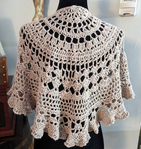 Back of Cream Shawlette
