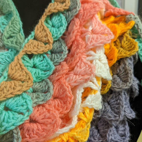 Dragon Scales Shawlette in Pixie