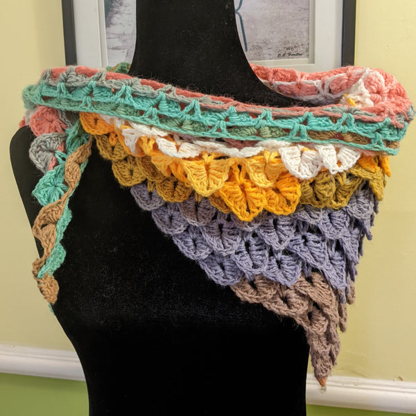 Dragon Scales Shawlette in Pixie