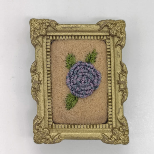 Tiny Embroidery - Small Flower (Gold Frame)