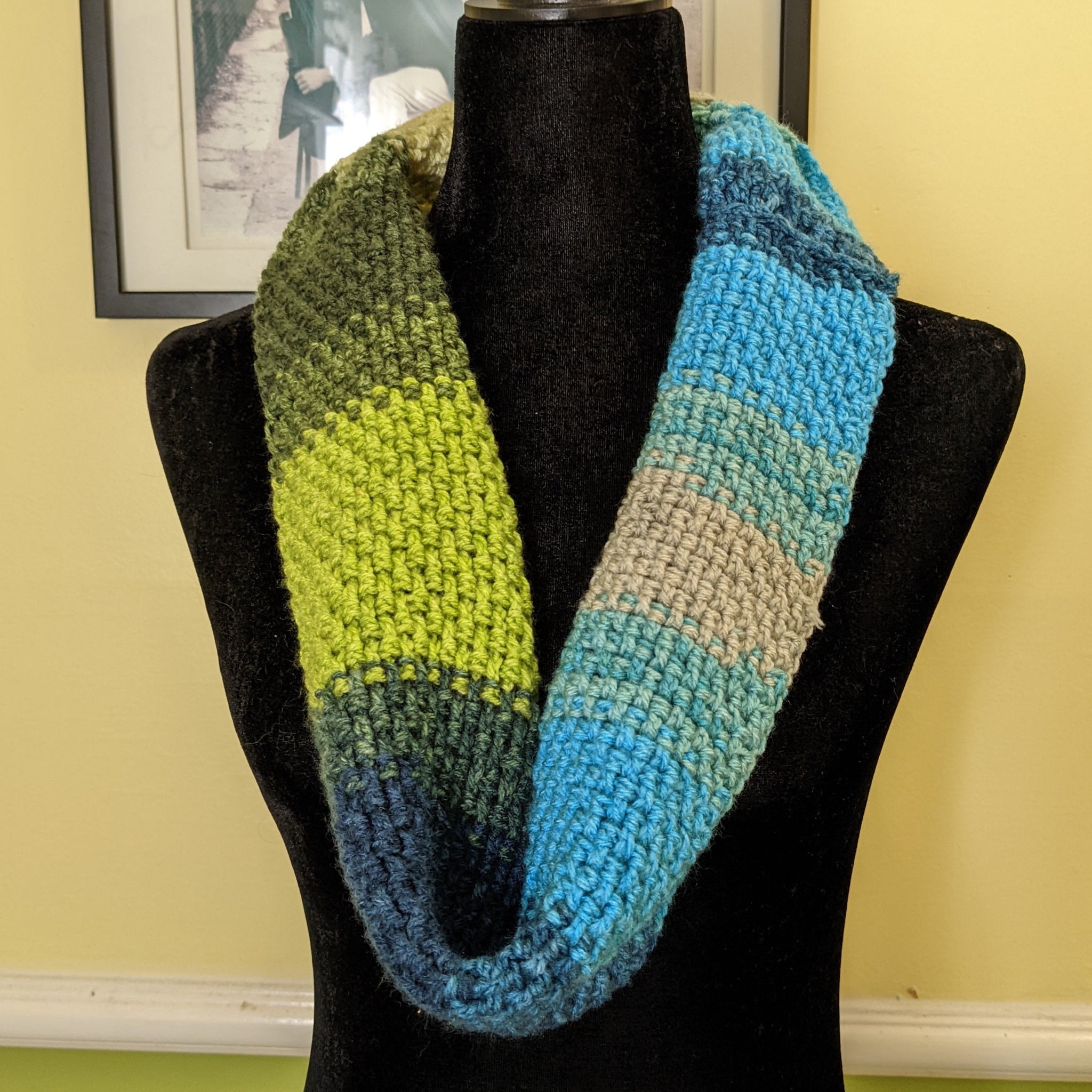 Puffed Rice Infinity Scarf in Lime Twist